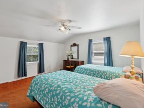 910 Glenroy Road, Philadelphia PA 19128