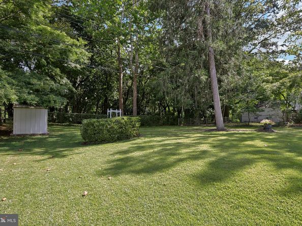 910 Glenroy Road, Philadelphia PA 19128