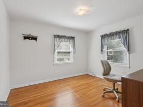 910 Glenroy Road, Philadelphia PA 19128