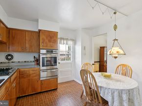 910 Glenroy Road, Philadelphia PA 19128