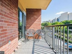 1300 Army Navy Drive 321, Arlington VA 22202