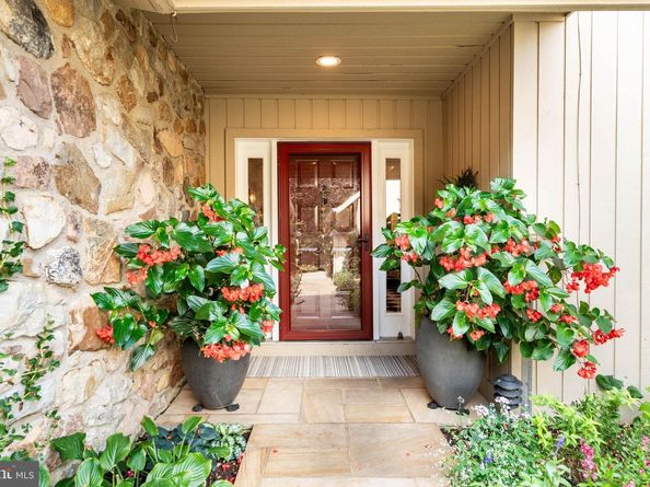 1034 Raffles Lane, Bryn Mawr PA 19010