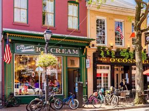 708 Day Lane, Alexandria VA 22314