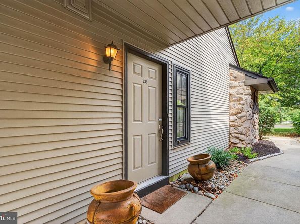 233 Sassafras Court, Warrington PA 18976