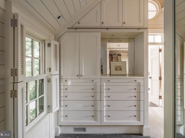 6400 Georgetown Pike, Mclean VA 22101