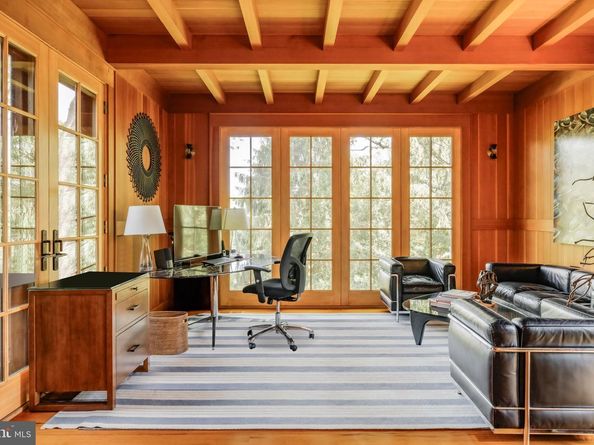 6400 Georgetown Pike, Mclean VA 22101