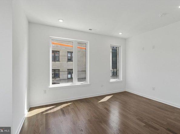 1500 S 30TH Street, Philadelphia PA 19146