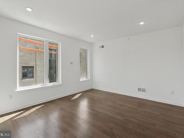 1500 S 30TH Street, Philadelphia PA 19146