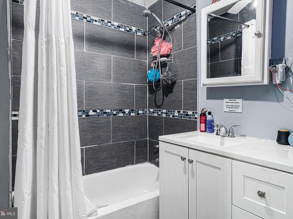 2553 W Oakdale Street, Philadelphia PA 19132