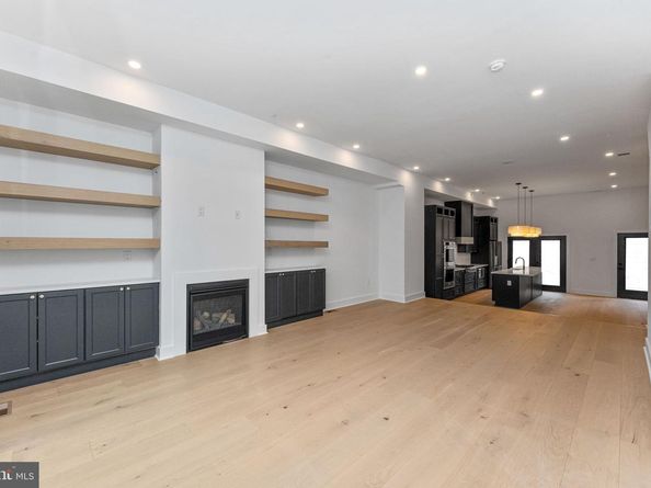 4475 Fleming Street, Philadelphia PA 19127
