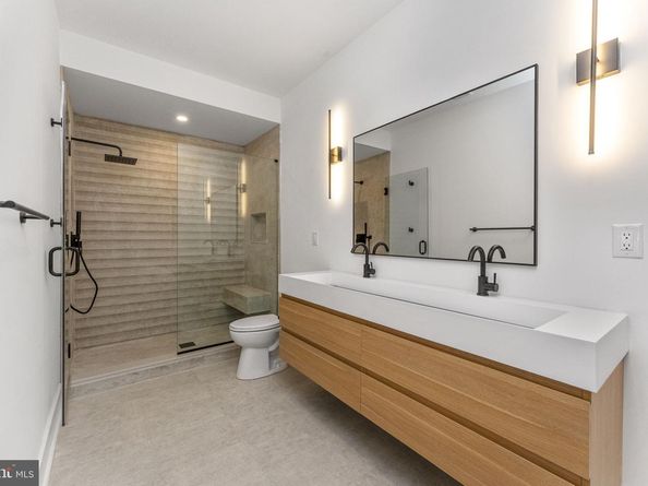 4475 Fleming Street, Philadelphia PA 19127