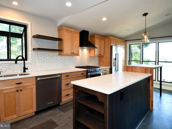 2100 S Quebec Street, Arlington VA 22204
