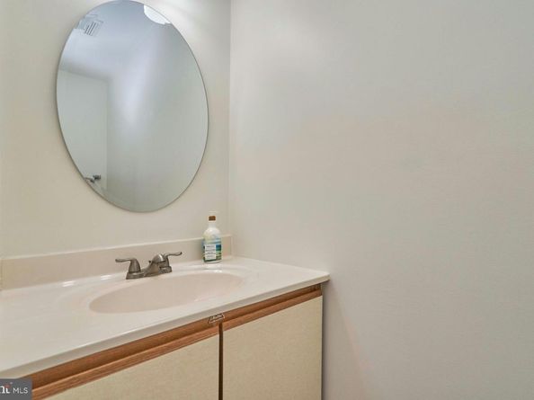 7616 Wood Mist Lane, Falls Church VA 22043