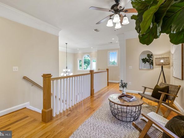 217 Talahi Road SE, Vienna VA 22180
