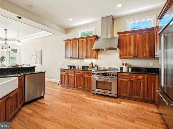 217 Talahi Road SE, Vienna VA 22180