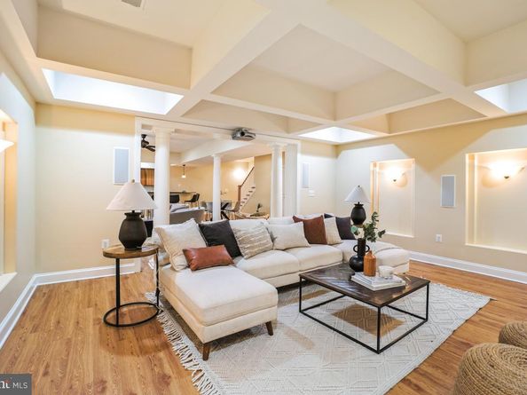 217 Talahi Road SE, Vienna VA 22180