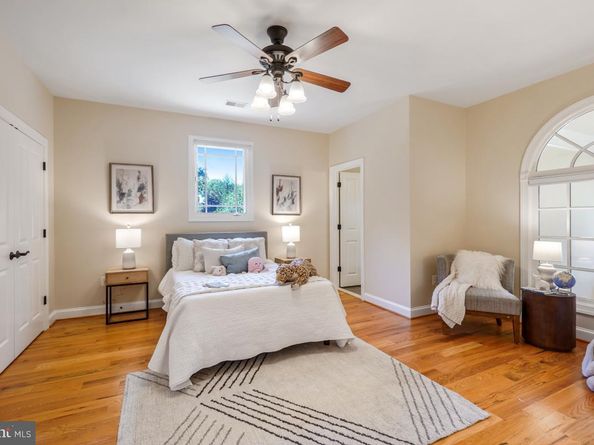 217 Talahi Road SE, Vienna VA 22180