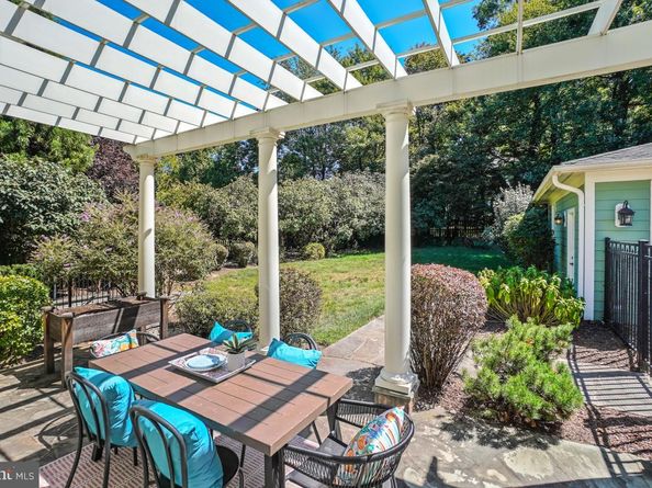 217 Talahi Road SE, Vienna VA 22180