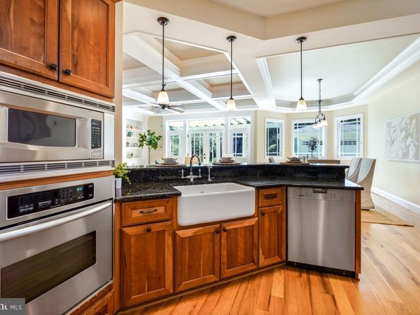 217 Talahi Road SE, Vienna VA 22180