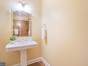 217 Talahi Road SE, Vienna VA 22180