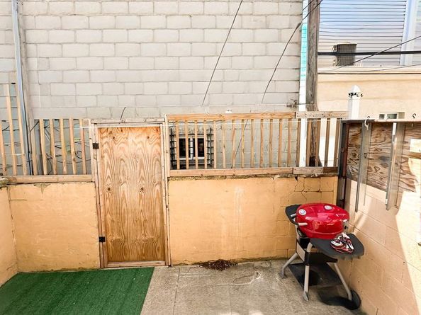 2552 S Beulah St, Philadelphia PA 19148
