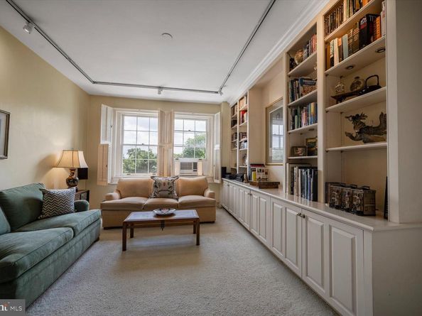 2737 Devonshire Place NW 418, Washington DC 20008