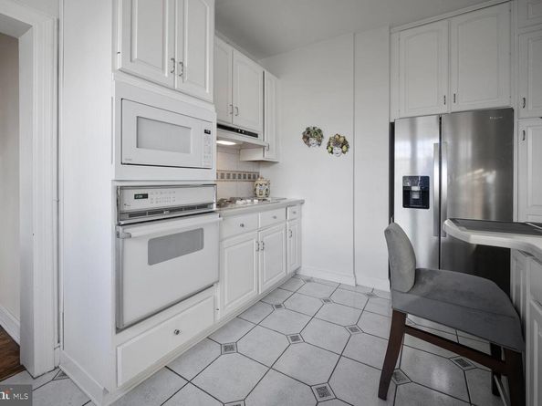2737 Devonshire Place NW 418, Washington DC 20008