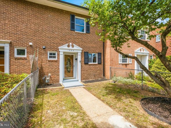1004 Colonial Avenue, Alexandria VA 22314