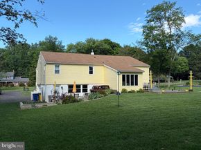 2813 Country Lane, Langhorne PA 19047