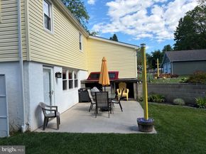 2813 Country Lane, Langhorne PA 19047