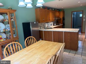 2813 Country Lane, Langhorne PA 19047
