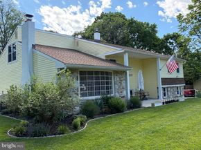 2813 Country Lane, Langhorne PA 19047
