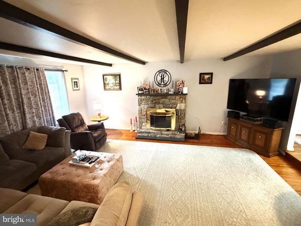 2813 Country Lane, Langhorne PA 19047