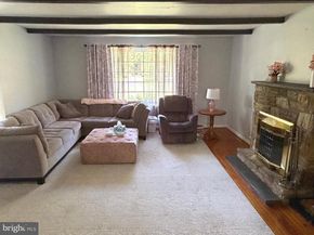 2813 Country Lane, Langhorne PA 19047