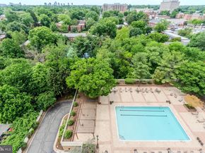 1016 S Wayne Street 910, Arlington VA 22204
