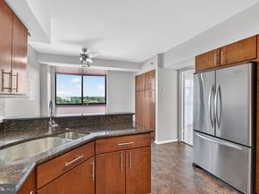 1016 S Wayne Street 910, Arlington VA 22204