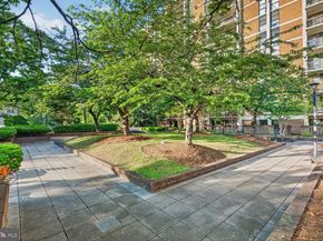 1016 S Wayne Street 910, Arlington VA 22204
