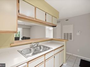 3313 Wyndham Circle 3209, Alexandria VA 22302