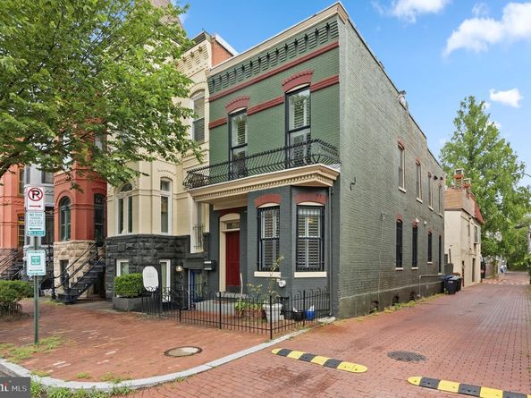 230 11TH Street SE, Washington DC 20003