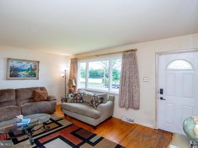 1264 Tulip Road, Warminster PA 18974
