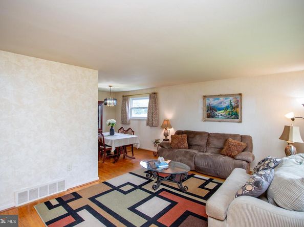 1264 Tulip Road, Warminster PA 18974