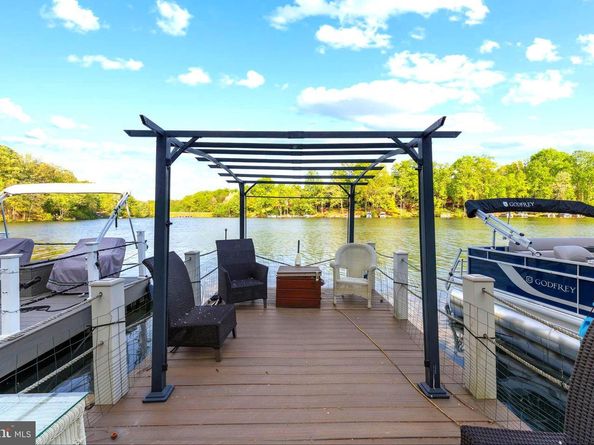 11163 Lake Chapel Lane, Reston VA 20191
