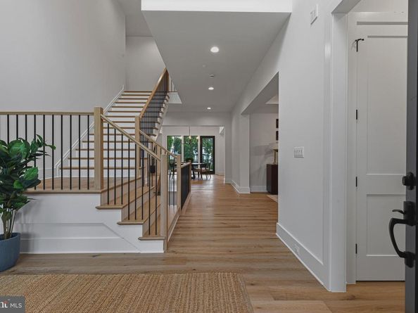 3815 N Abingdon Street, Arlington VA 22207