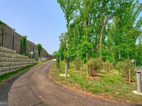 1800 Old Meadow Road 1006, Mclean VA 22102