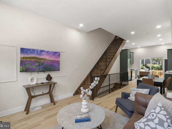 413 Mercy Street, Philadelphia PA 19148