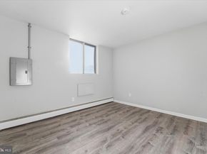 100 E Glenolden Avenue R10, Glenolden PA 19036