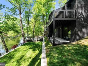 3804 Lakeview Terrace, Falls Church VA 22041