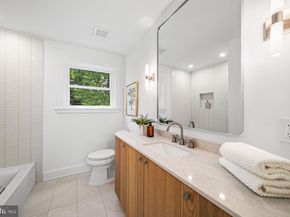 3804 Lakeview Terrace, Falls Church VA 22041
