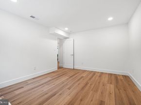 3804 Lakeview Terrace, Falls Church VA 22041