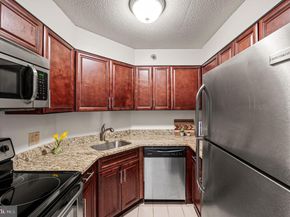2018 Walnut Street 15M, Philadelphia PA 19103